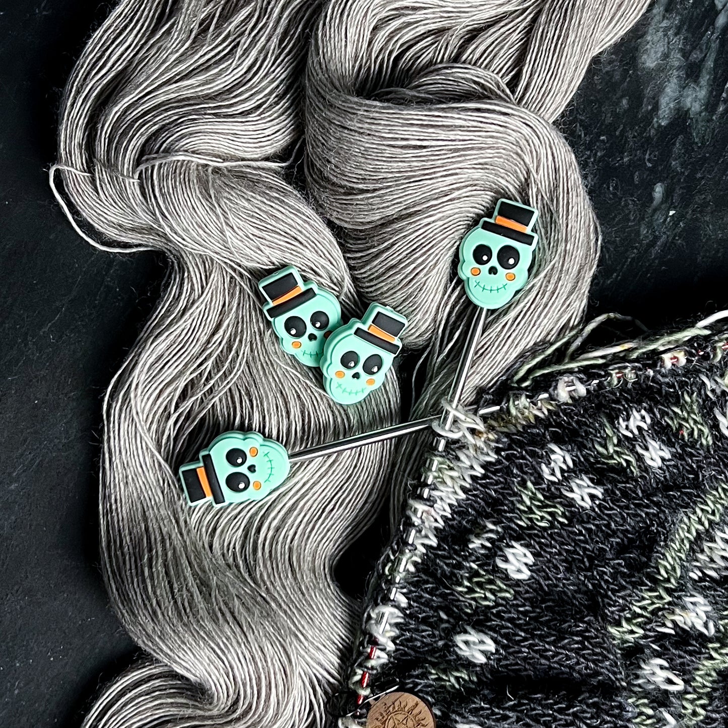 Skeleton Head Needle Stoppers