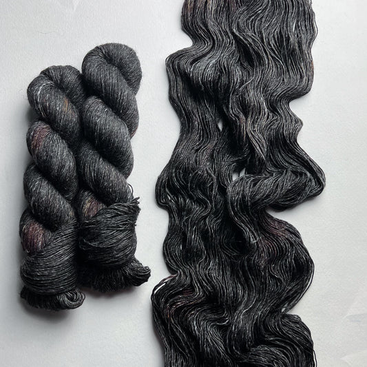 The Black Gate on One Bed (Merino Linen) Worsted